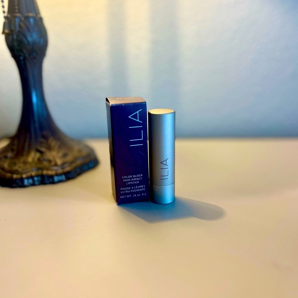 ILIA Silver Lipstick Modern Minimalist Design